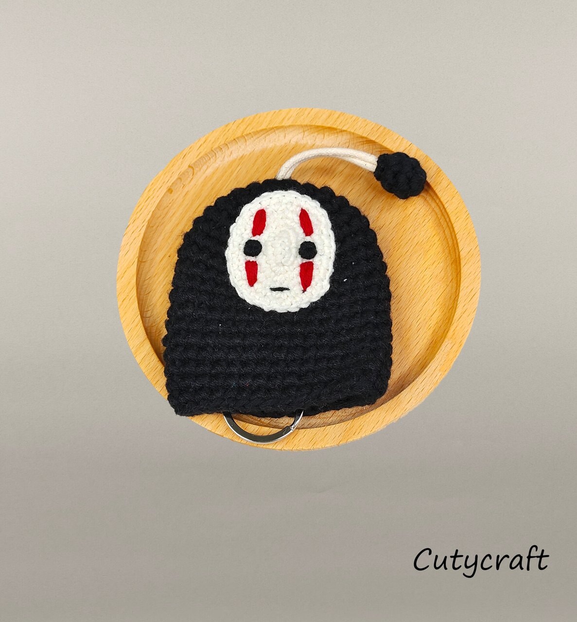 Faceless Ghost Keychain – cutycraft